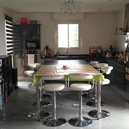 Maison Avec Piscine Au Coeur Des Cinq Cantons